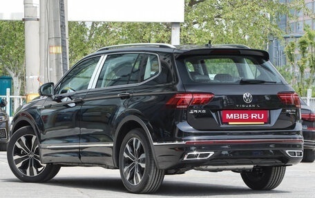 Volkswagen Tiguan II, 2022 год, 3 245 000 рублей, 4 фотография
