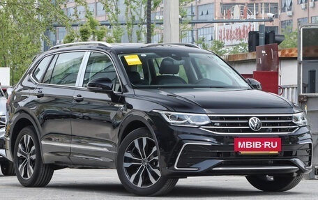 Volkswagen Tiguan II, 2022 год, 3 245 000 рублей, 8 фотография