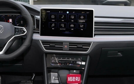 Volkswagen Tiguan II, 2022 год, 3 245 000 рублей, 10 фотография