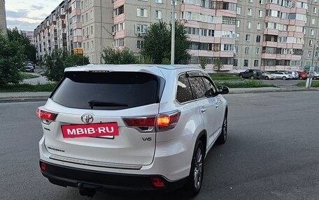 Toyota Highlander III, 2014 год, 3 350 000 рублей, 2 фотография