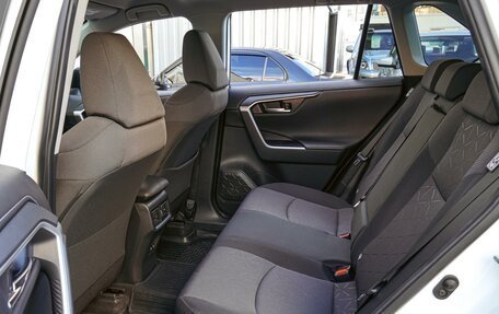 Toyota RAV4, 2019 год, 3 280 000 рублей, 11 фотография