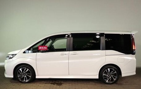 Honda Stepwgn IV, 2021 год, 2 150 000 рублей, 3 фотография