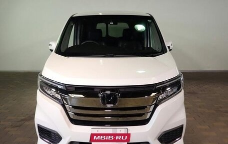 Honda Stepwgn IV, 2021 год, 2 150 000 рублей, 2 фотография