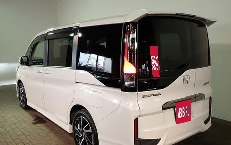 Honda Stepwgn IV, 2021 год, 2 150 000 рублей, 4 фотография