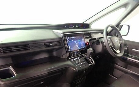 Honda Stepwgn IV, 2021 год, 2 150 000 рублей, 8 фотография