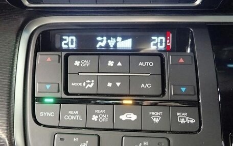 Honda Stepwgn IV, 2021 год, 2 150 000 рублей, 10 фотография