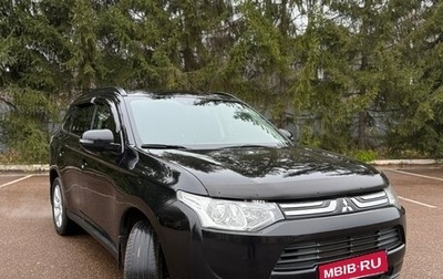 Mitsubishi Outlander III рестайлинг 3, 2012 год, 1 180 000 рублей, 1 фотография