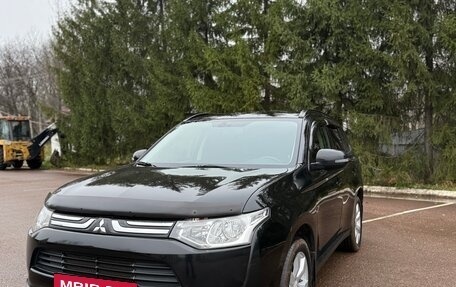 Mitsubishi Outlander III рестайлинг 3, 2012 год, 1 180 000 рублей, 2 фотография