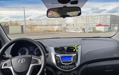 Hyundai Solaris II рестайлинг, 2013 год, 850 000 рублей, 11 фотография