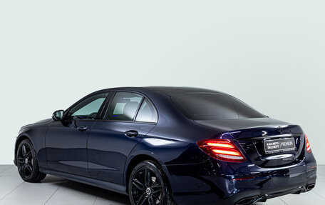 Mercedes-Benz E-Класс, 2019 год, 3 700 000 рублей, 4 фотография