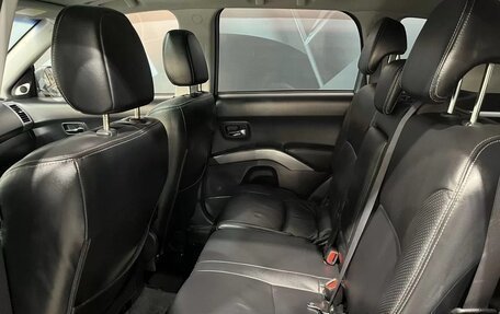 Mitsubishi Outlander III рестайлинг 3, 2007 год, 979 999 рублей, 13 фотография