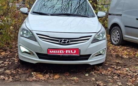 Hyundai Solaris II рестайлинг, 2015 год, 680 000 рублей, 1 фотография