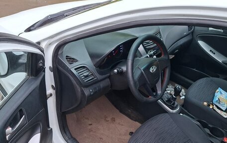 Hyundai Solaris II рестайлинг, 2015 год, 680 000 рублей, 7 фотография