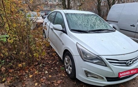 Hyundai Solaris II рестайлинг, 2015 год, 680 000 рублей, 13 фотография