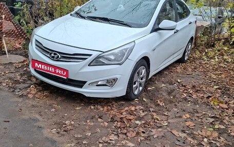 Hyundai Solaris II рестайлинг, 2015 год, 680 000 рублей, 9 фотография