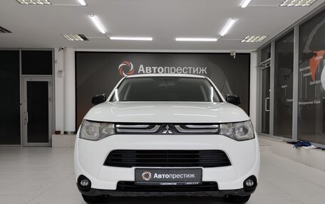 Mitsubishi Outlander III рестайлинг 3, 2013 год, 1 350 000 рублей, 2 фотография