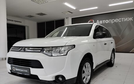 Mitsubishi Outlander III рестайлинг 3, 2013 год, 1 350 000 рублей, 3 фотография