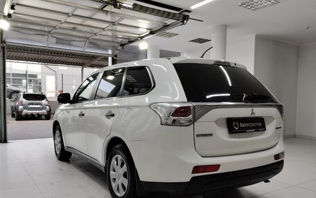 Mitsubishi Outlander III рестайлинг 3, 2013 год, 1 350 000 рублей, 4 фотография