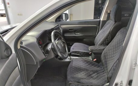 Mitsubishi Outlander III рестайлинг 3, 2013 год, 1 350 000 рублей, 13 фотография