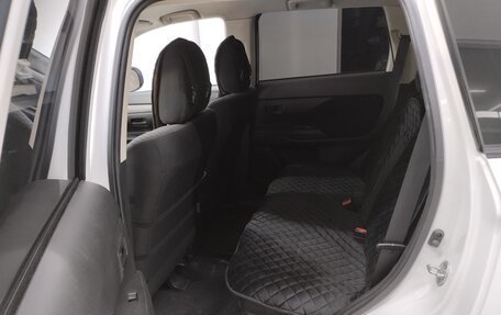 Mitsubishi Outlander III рестайлинг 3, 2013 год, 1 350 000 рублей, 14 фотография