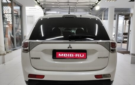 Mitsubishi Outlander III рестайлинг 3, 2013 год, 1 350 000 рублей, 5 фотография