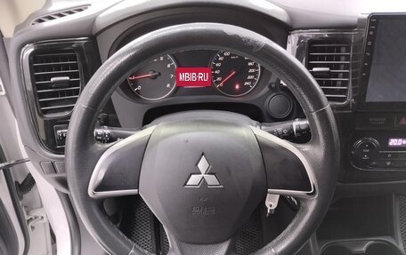 Mitsubishi Outlander III рестайлинг 3, 2013 год, 1 350 000 рублей, 8 фотография