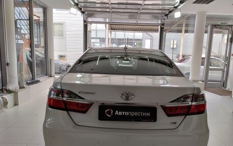 Toyota Camry, 2017 год, 2 600 000 рублей, 5 фотография