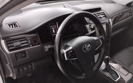 Toyota Camry, 2017 год, 2 600 000 рублей, 8 фотография