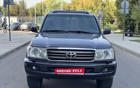 Toyota Land Cruiser 100 рестайлинг 2, 2005 год, 1 890 000 рублей, 2 фотография