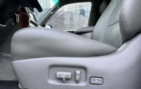 Toyota Land Cruiser 100 рестайлинг 2, 2005 год, 1 890 000 рублей, 13 фотография