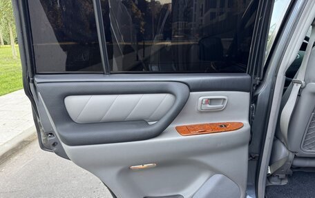 Toyota Land Cruiser 100 рестайлинг 2, 2005 год, 1 890 000 рублей, 24 фотография