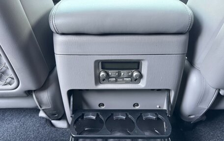 Toyota Land Cruiser 100 рестайлинг 2, 2005 год, 1 890 000 рублей, 20 фотография