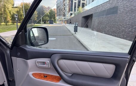 Toyota Land Cruiser 100 рестайлинг 2, 2005 год, 1 890 000 рублей, 23 фотография