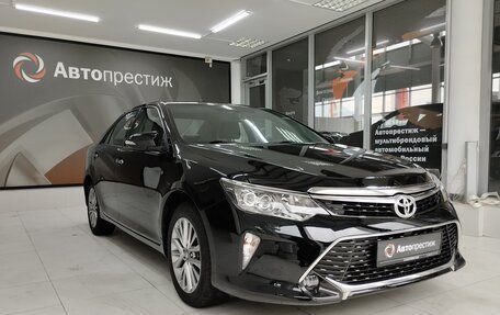Toyota Camry, 2017 год, 2 300 000 рублей, 1 фотография