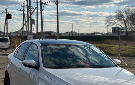 Volkswagen Jetta VI, 2011 год, 750 000 рублей, 4 фотография