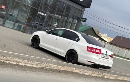 Volkswagen Jetta VI, 2011 год, 750 000 рублей, 7 фотография