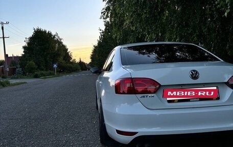 Volkswagen Jetta VI, 2011 год, 750 000 рублей, 14 фотография