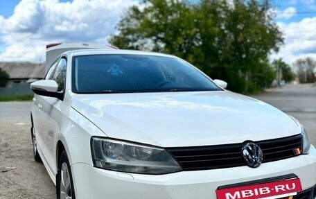 Volkswagen Jetta VI, 2011 год, 750 000 рублей, 15 фотография