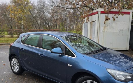 Opel Astra J, 2014 год, 1 020 000 рублей, 4 фотография