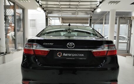 Toyota Camry, 2017 год, 2 300 000 рублей, 5 фотография