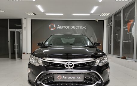 Toyota Camry, 2017 год, 2 300 000 рублей, 2 фотография