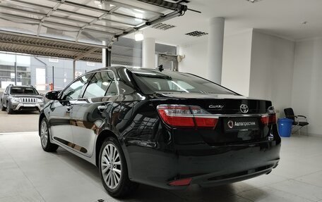 Toyota Camry, 2017 год, 2 300 000 рублей, 6 фотография