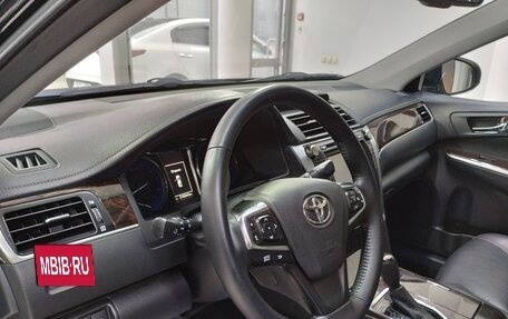 Toyota Camry, 2017 год, 2 300 000 рублей, 8 фотография