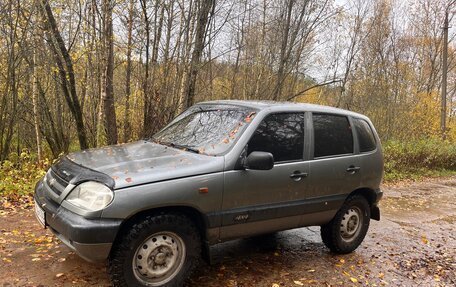 Chevrolet Niva I рестайлинг, 2004 год, 300 000 рублей, 2 фотография