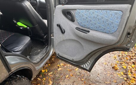 Chevrolet Niva I рестайлинг, 2004 год, 300 000 рублей, 10 фотография