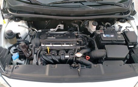 Hyundai Solaris II рестайлинг, 2013 год, 899 000 рублей, 9 фотография