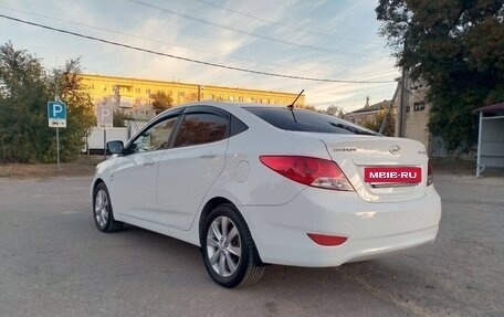 Hyundai Solaris II рестайлинг, 2013 год, 899 000 рублей, 4 фотография