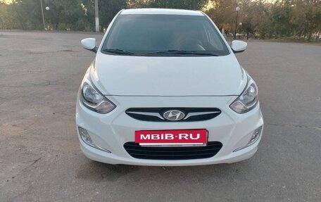 Hyundai Solaris II рестайлинг, 2013 год, 899 000 рублей, 2 фотография