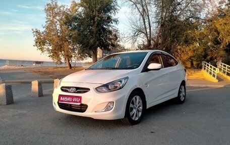 Hyundai Solaris II рестайлинг, 2013 год, 899 000 рублей, 1 фотография