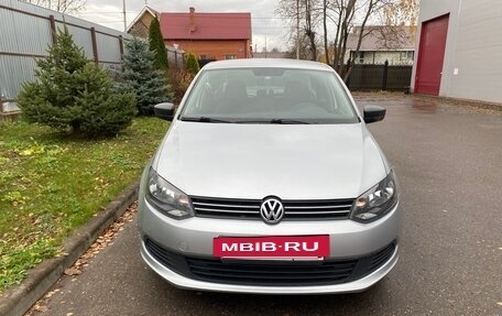 Volkswagen Polo VI (EU Market), 2011 год, 695 000 рублей, 2 фотография